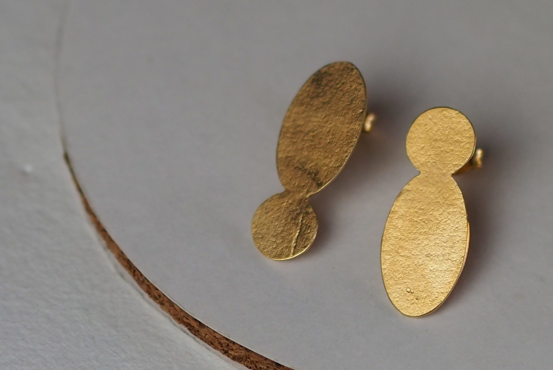 PENDIENTES ISOLDA DORADOS