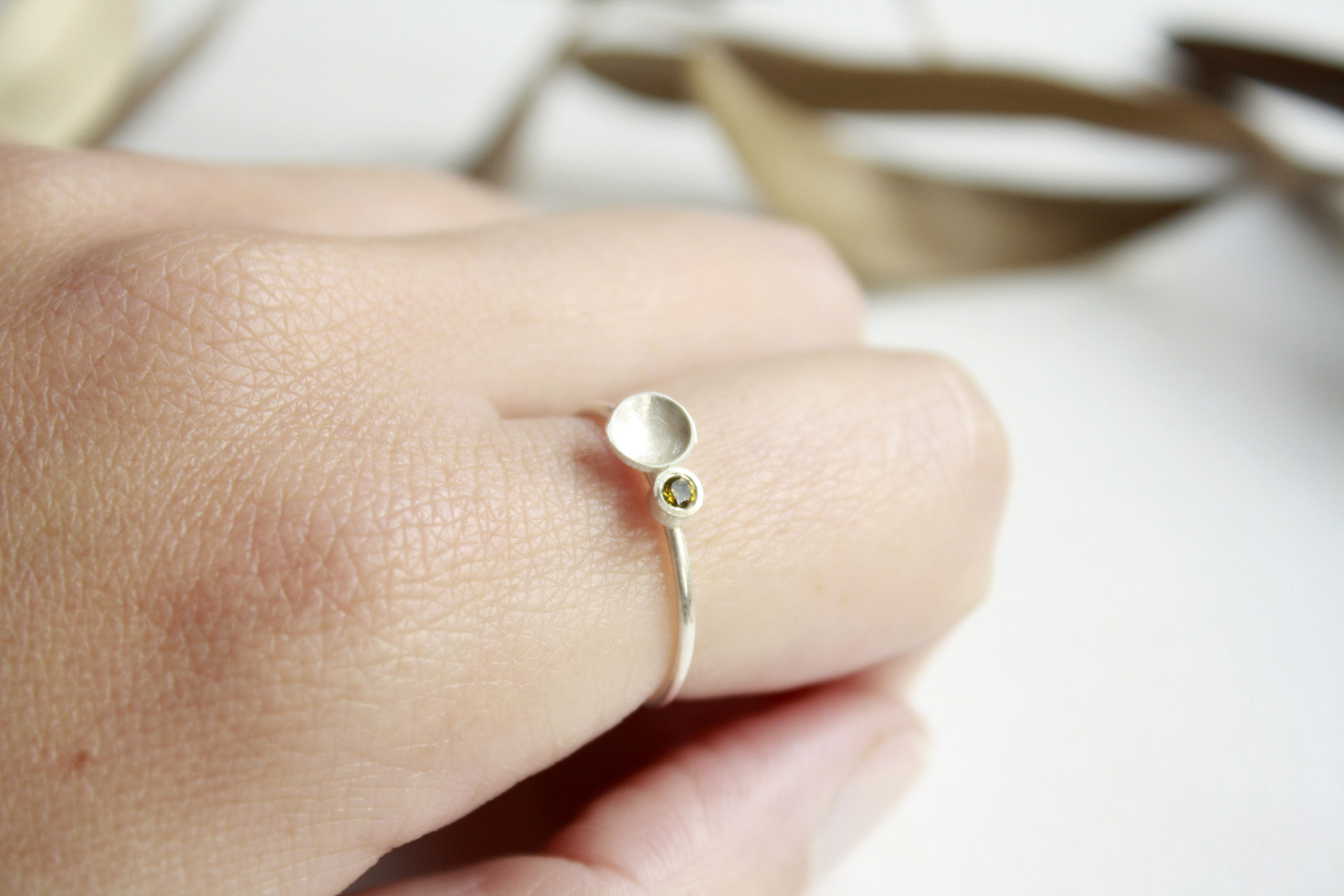 Anillo mini con piedra minimal