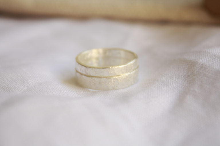 Alianzas martelé de plata