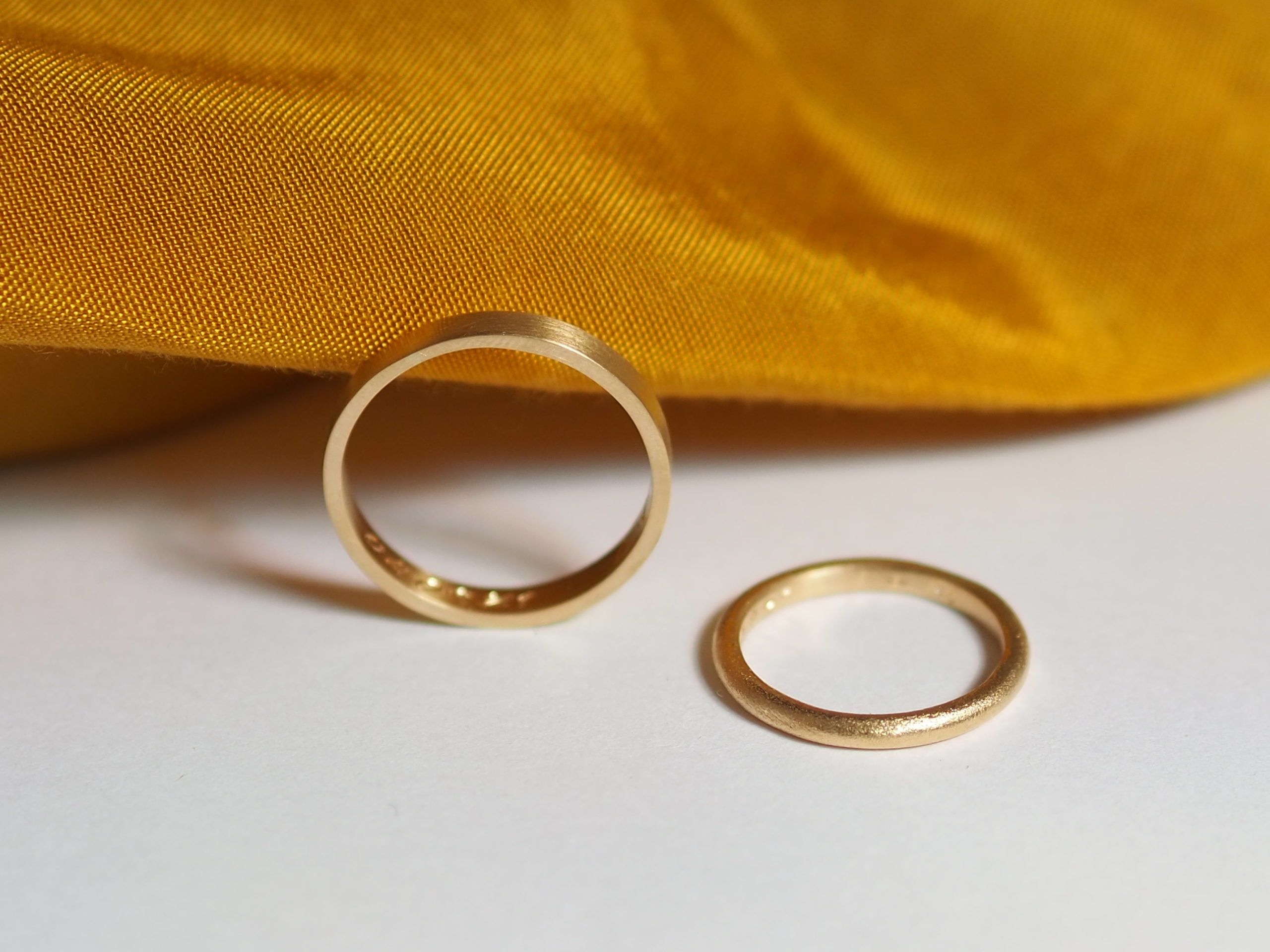 Anells per casament or groc