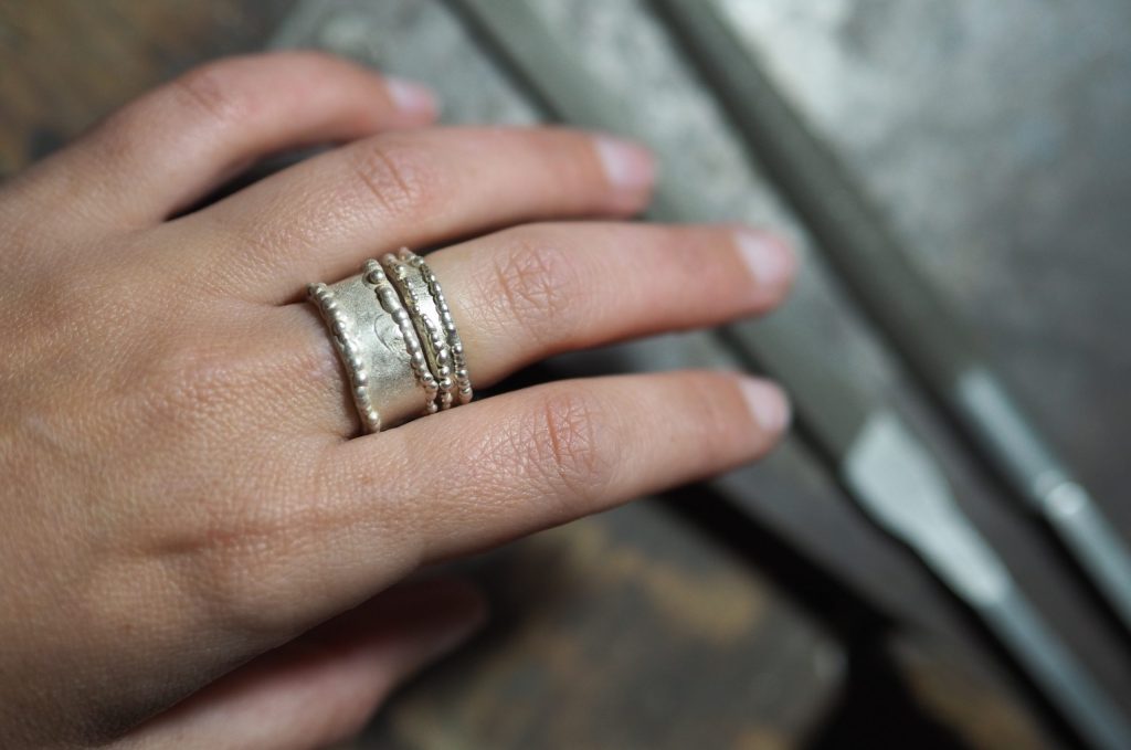 Taller d'anells a la cera perduda